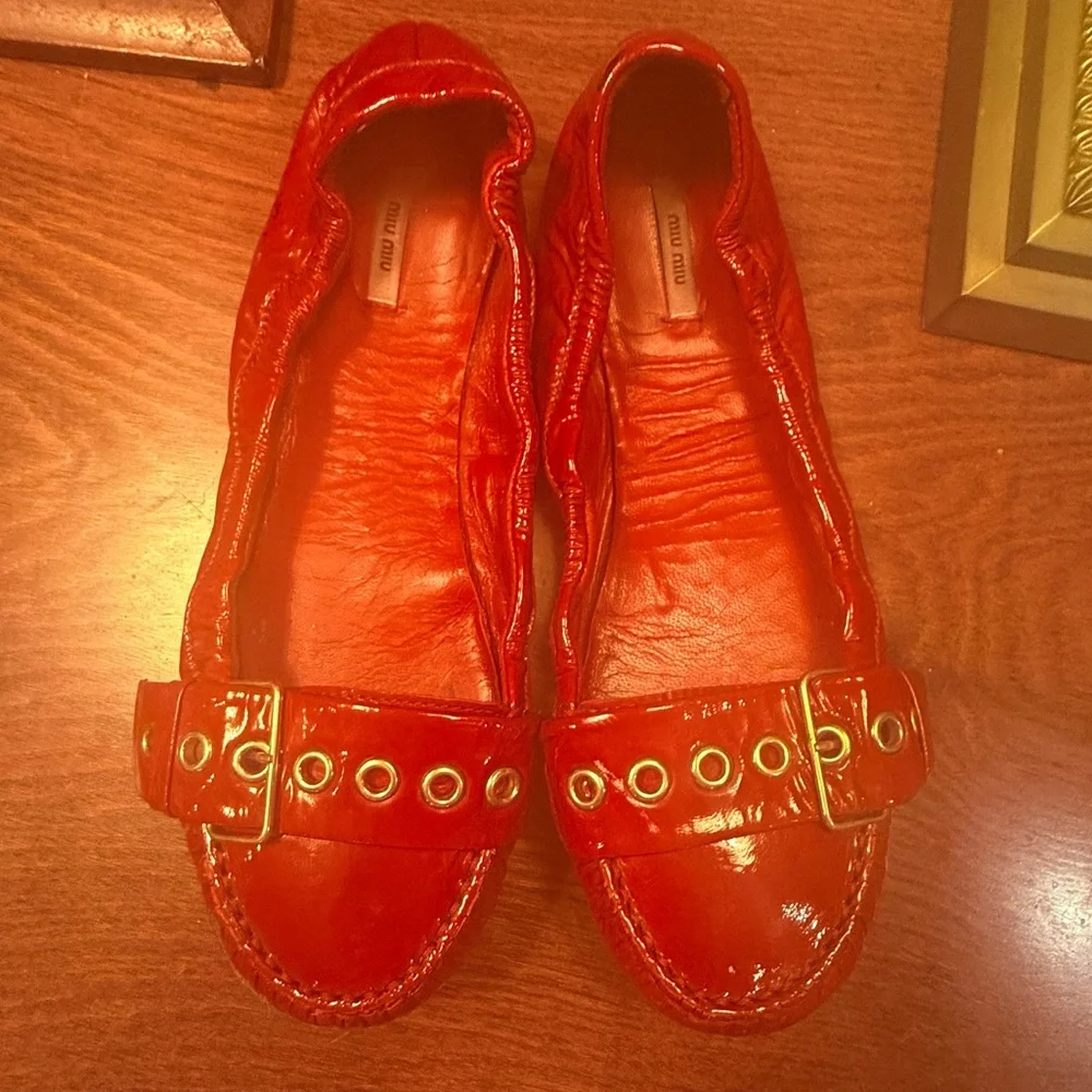Miu Miu Red Patent Leather Stretch Flats w/ Gold Accents Size 6.5 MSRP $545 - Picture 6 of 12